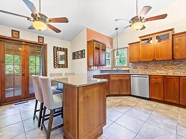 Foto del edificio - 5013 N Willowbend Rd NE