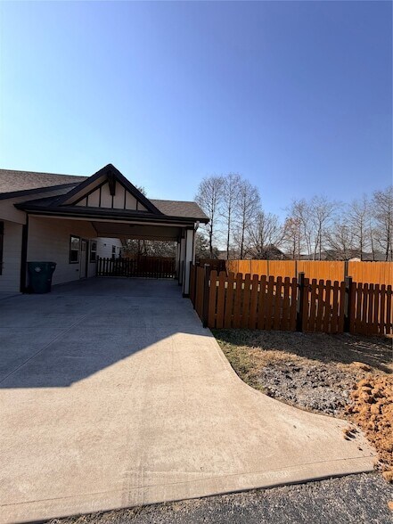 Foto del edificio - 2005 Pasadena Blvd