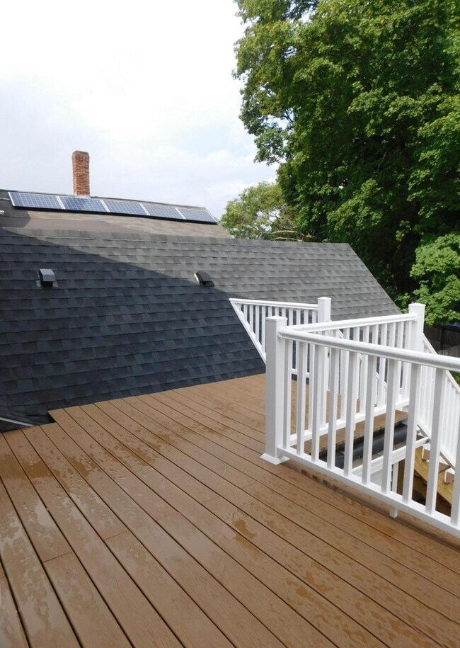 Foto del edificio - 978 Hyde Park Ave