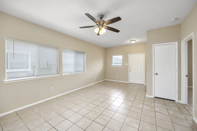 Building Photo - 6158 Settlers Lake Cir E