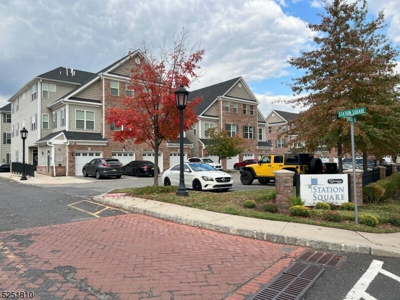 Primary Photo - 17 Station Sq