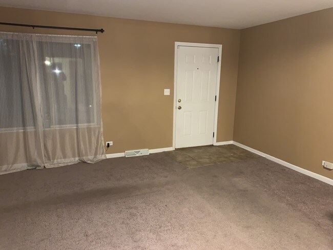 Foto del edificio - 3084 St Ives Ln