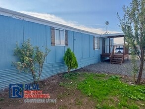 Building Photo - 13 N Main St