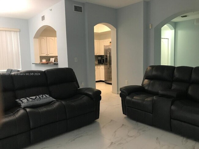 Foto del edificio - 8964 W Flagler St