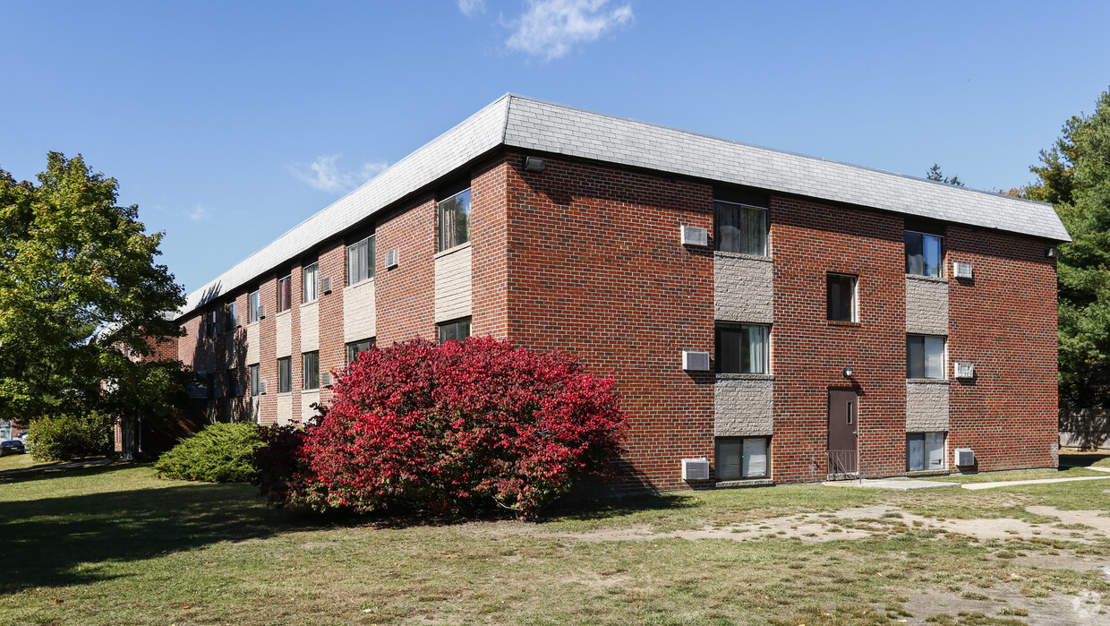 Primary Photo - Lord Baron Apartments