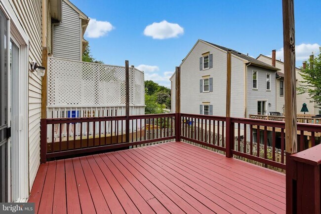 Foto del edificio - 8867 Willowwood Way