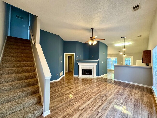 Foto del edificio - 639 Burton Ln
