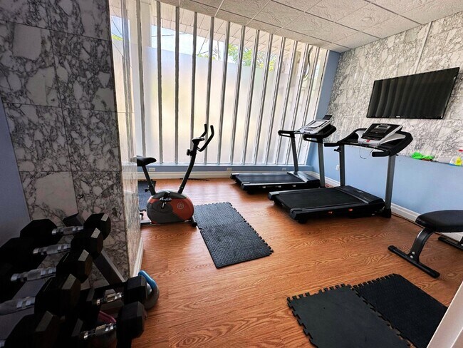 Salle de sport pour locataires - LeMarchant Towers