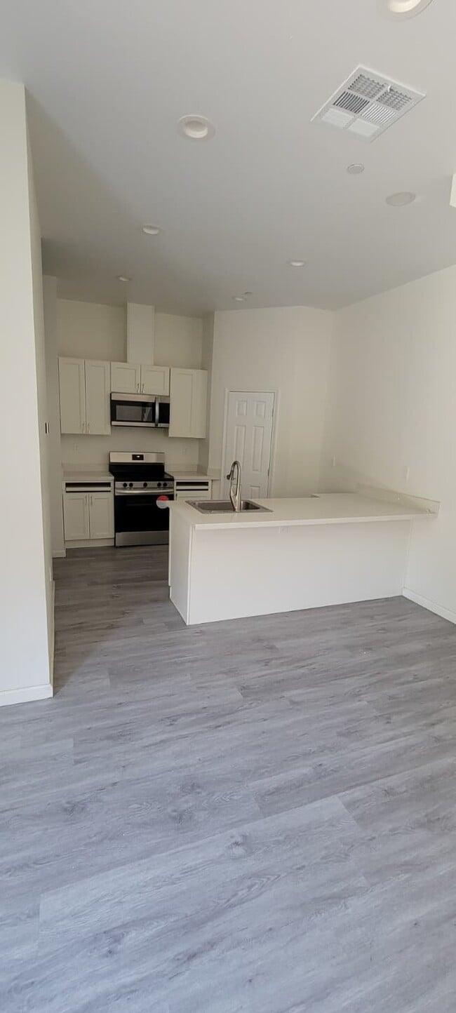 Foto del edificio - 337 Clover St