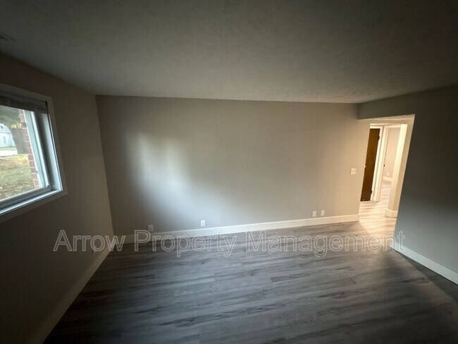 Foto del edificio - 1725 N Iowa Ave