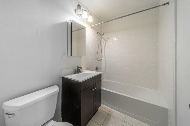 Building Photo - 186 Wayne St