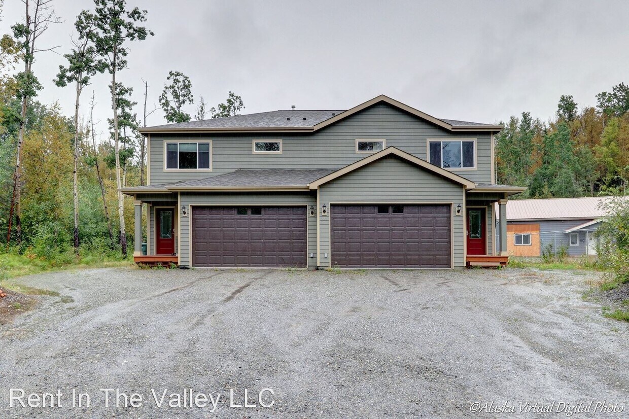 Primary Photo - 221 E Forest Dr