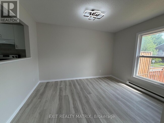 Building Photo - 3445 Uplands Dr