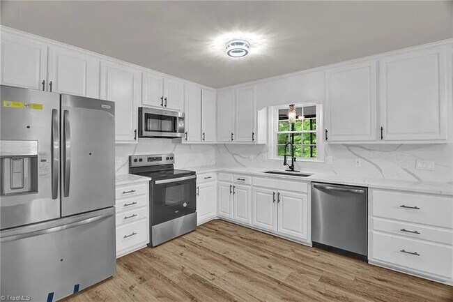Foto del edificio - Build Equity While Leasing - Lease and Own...