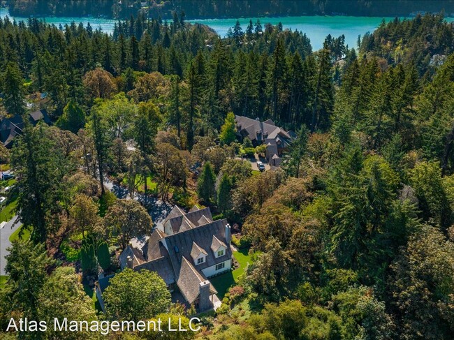Foto del edificio - 4 br, 4.5 bath House - 1199 Fairway Rd