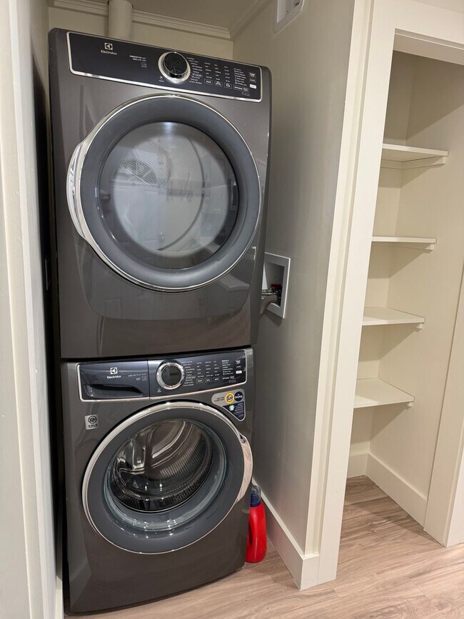 Photo - 85 N Winooski Ave Apartment