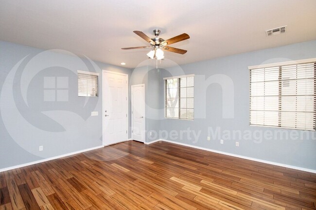 Foto del edificio - 1015 E Ranch Rd
