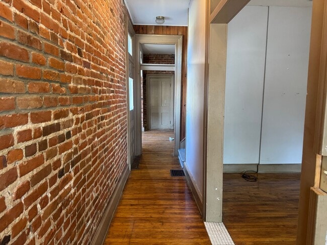 Building Photo - 301 S 13th St