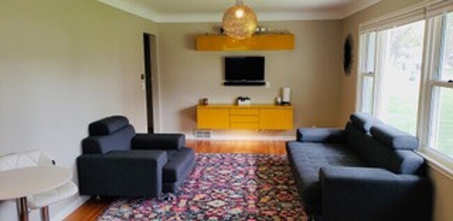 Foto del edificio - Stunning 4 bedroom rambler in beautiful Ro...
