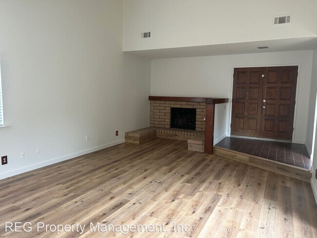 Building Photo - 3 br, 2 bath House - 1728 Royal Court