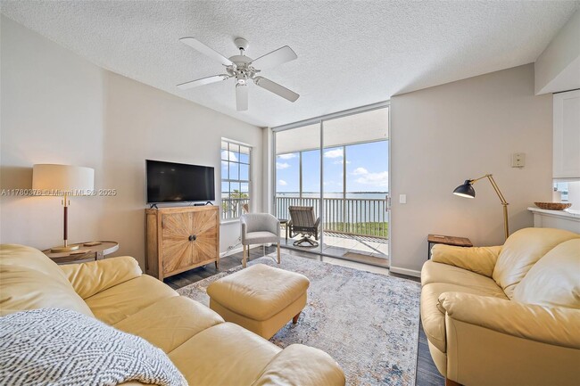Building Photo - 5800 NE Island Cove Way