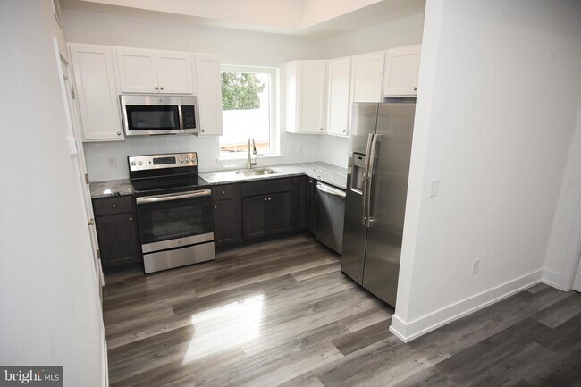 Foto del edificio - 6162 Ridge Ave