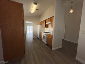 Building Photo - 635 Delorean Dr