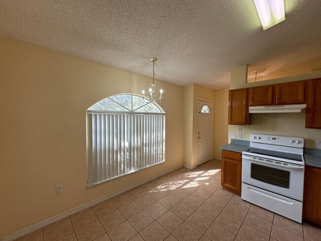 Foto del edificio - BEAUTIFUL 3-bedroom/2-bathroom HOME in Del...