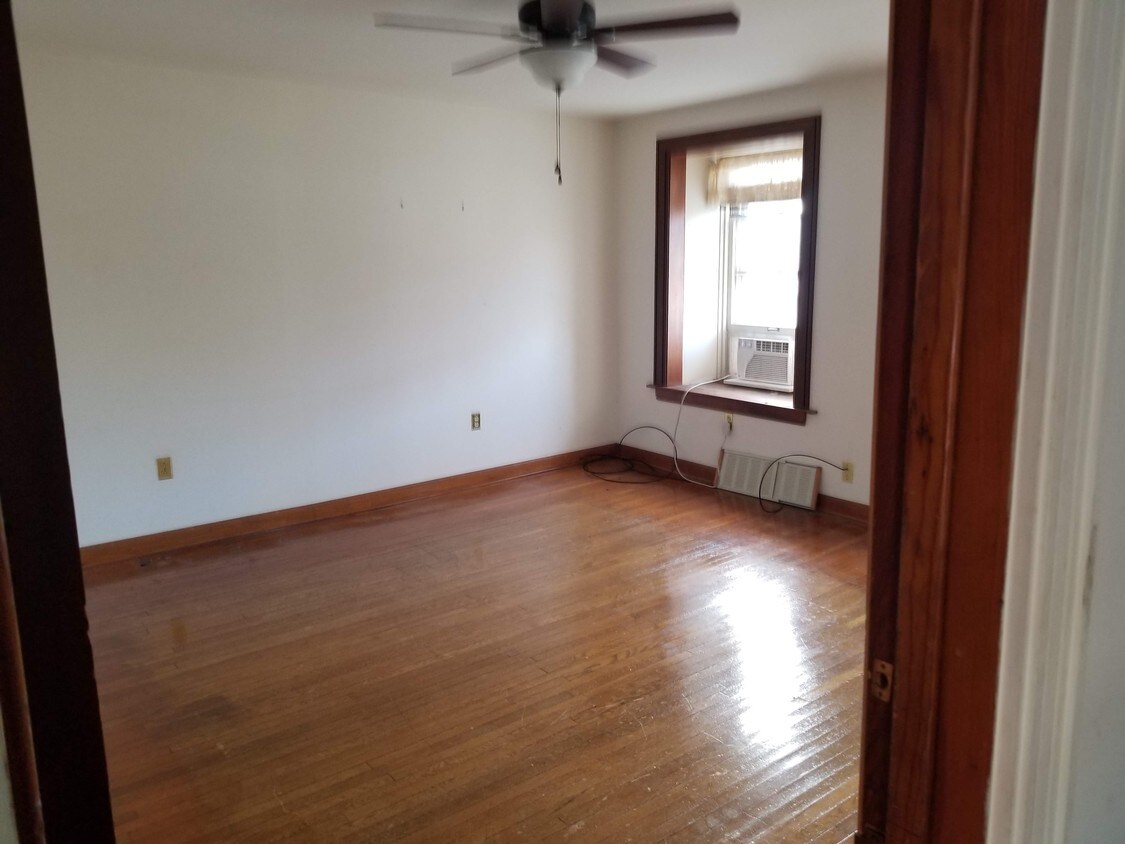 Primary Photo - 410 Columbus Ave