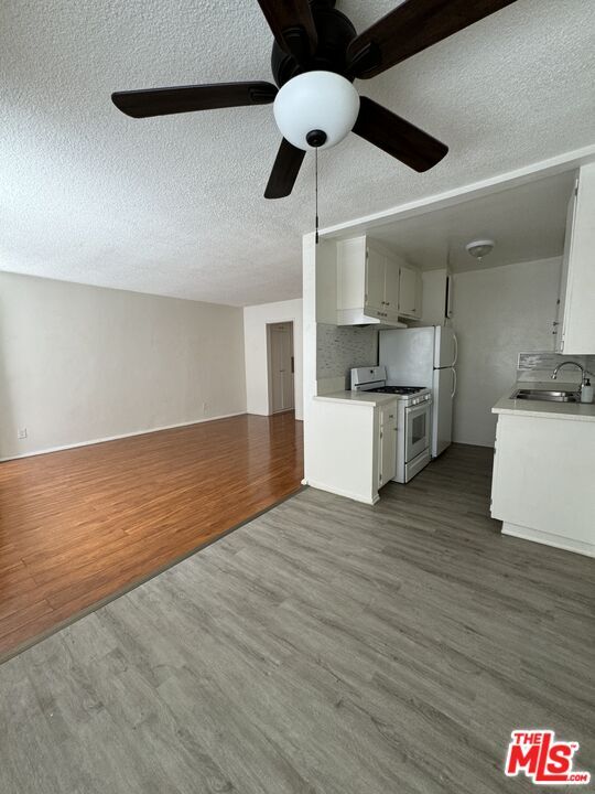 Building Photo - 5811 Harold Way