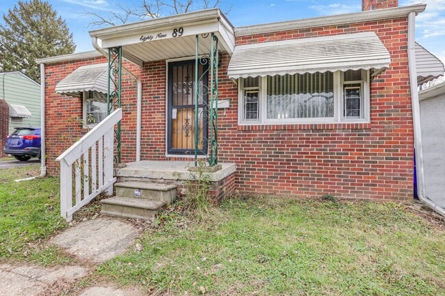 Foto del edificio - Charming 2-Bedroom Single Family Home Near S High St