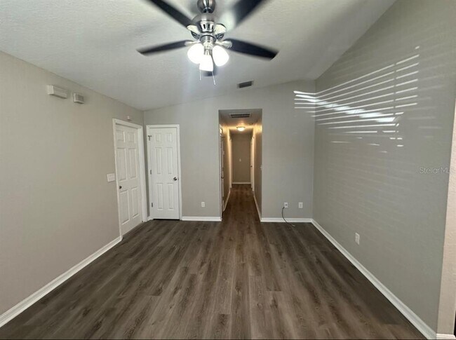 Foto del edificio - 9725 Fox Hollow Rd