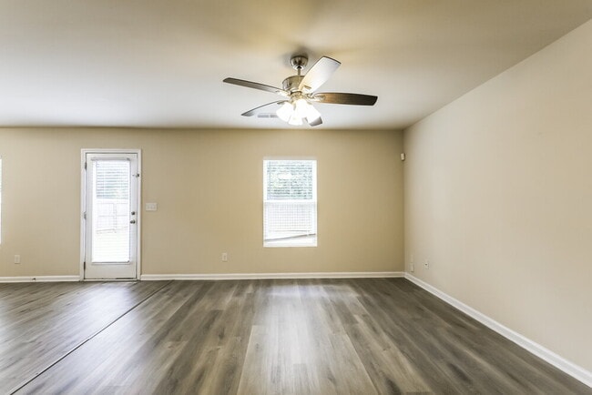 Building Photo - 12026 Quail Dr