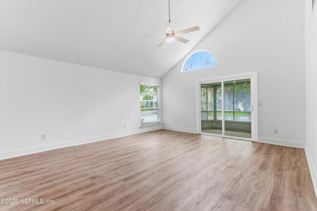 Foto del edificio - 325 Sunrise Cir