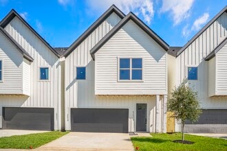 Building Photo - 4201 Oats St