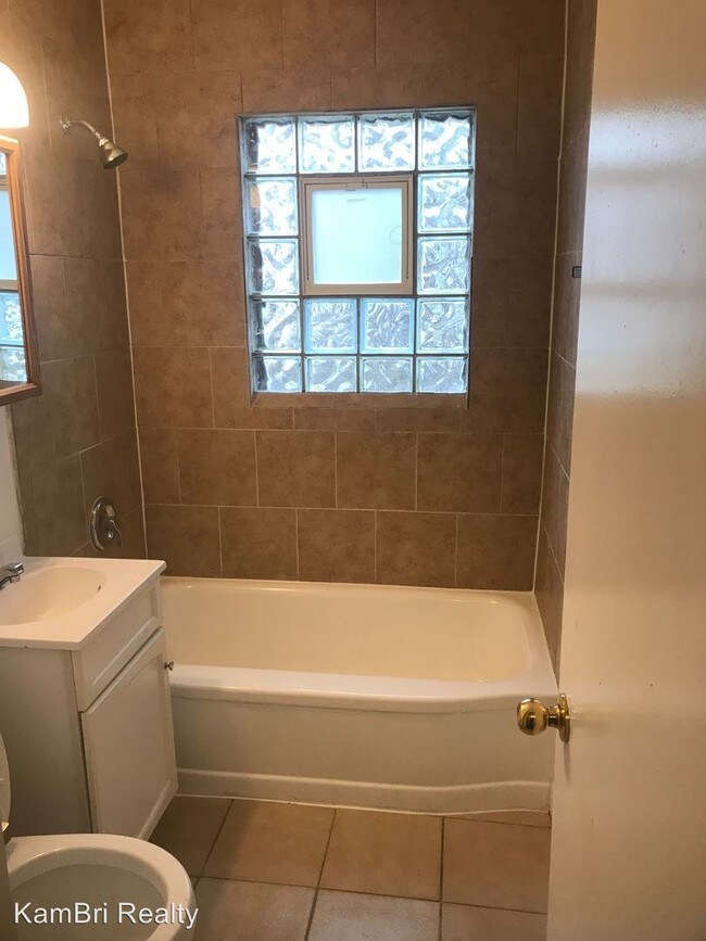 Building Photo - 4 br, 1 bath House - 612 Margaret