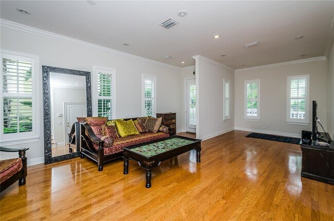 Foto del edificio - 924 Hemingway Cir