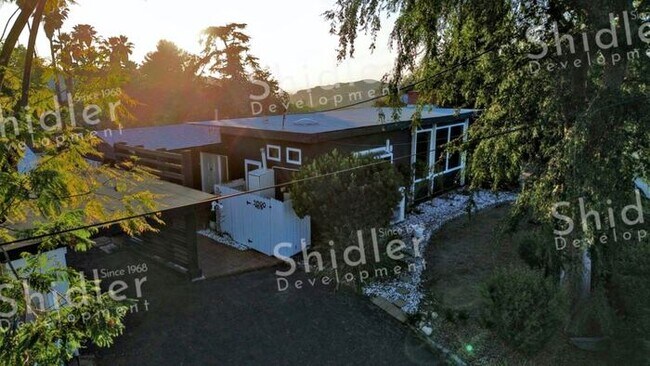 Foto del edificio - The Bridge House - 2 Bed 1 Bath with Uncompromising Views