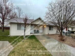 Building Photo - 2758 N Retirement Ln