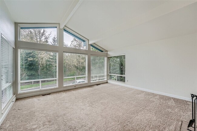 Foto del edificio - Amazing 4Bed/2.5Bath Home with Fully Fenced Backyard in Bellevue!