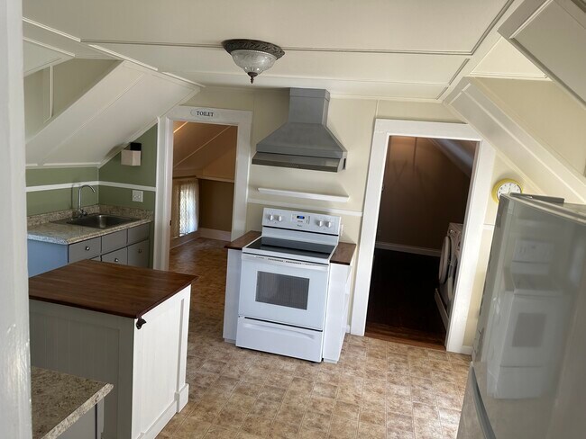 Foto del edificio - 171 N Main St