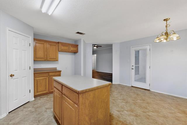 Building Photo - 729 Ridgehill Dr