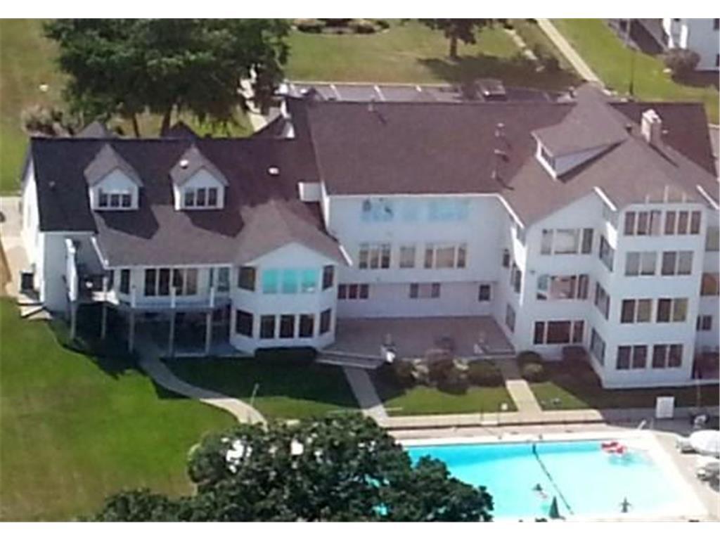 Foto principal - 1300 S Lakeshore Dr