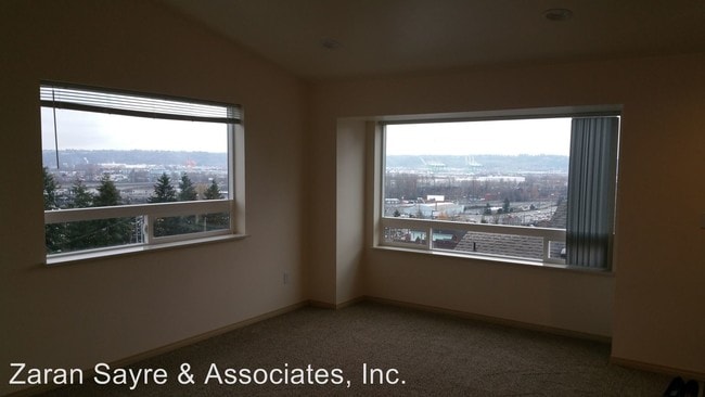 Building Photo - 1114 E 29th St