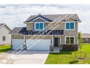 Building Photo - 2021 NW Beechwood St