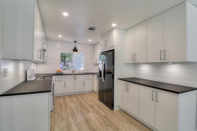 Building Photo - 5706 Hammermill Run