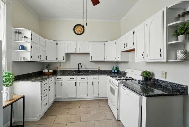 Kitchen - 1204 S Fort Thomas Ave