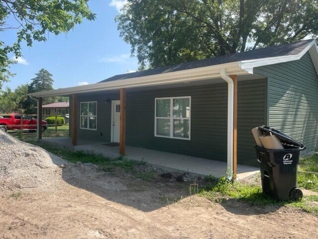 Primary Photo - 303 Knaus St
