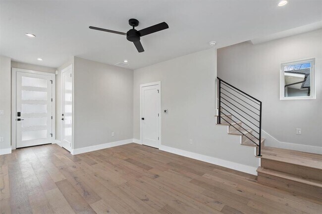 Foto del edificio - 5200 Grover Ave