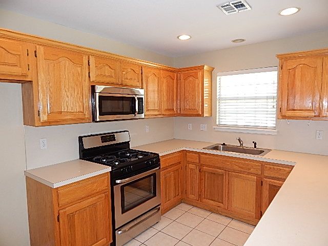 Building Photo - 11415 S Mulberry Cir